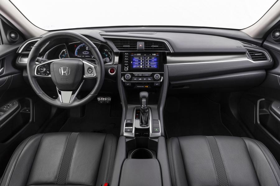 Торпедо Honda Civic Sedan (FC) 2018 года  (NA) (фото 18 из 51)